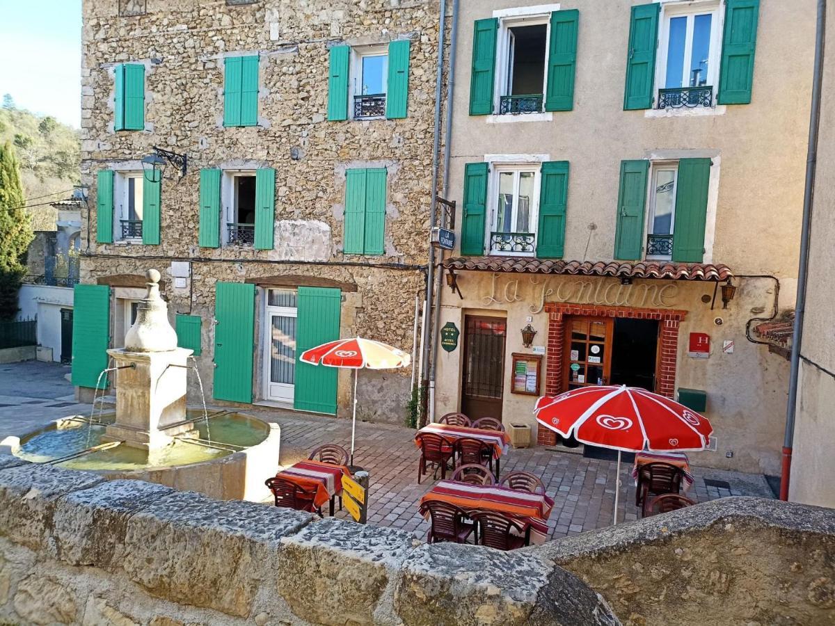 Hotel La Fontaine Saint-Martin-de-Brômes Esterno foto